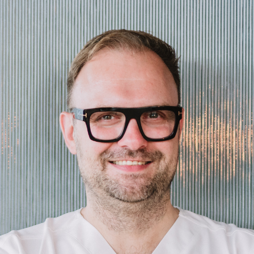 Lek. dent. Adrian KIepuszewski